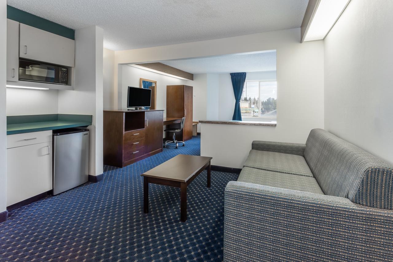 Howard Johnson By Wyndham Vancouver Hotel & Suites Eksteriør billede