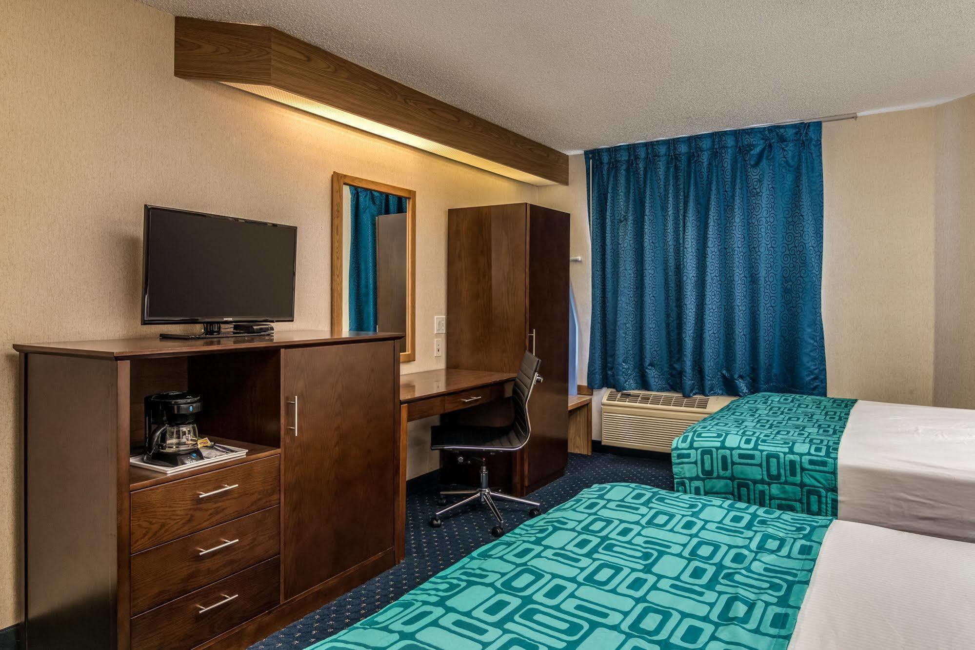 Howard Johnson By Wyndham Vancouver Hotel & Suites Eksteriør billede